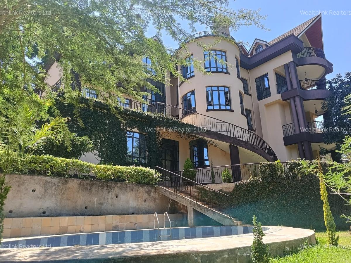 7 Bed House with En Suite at Nyari - 7