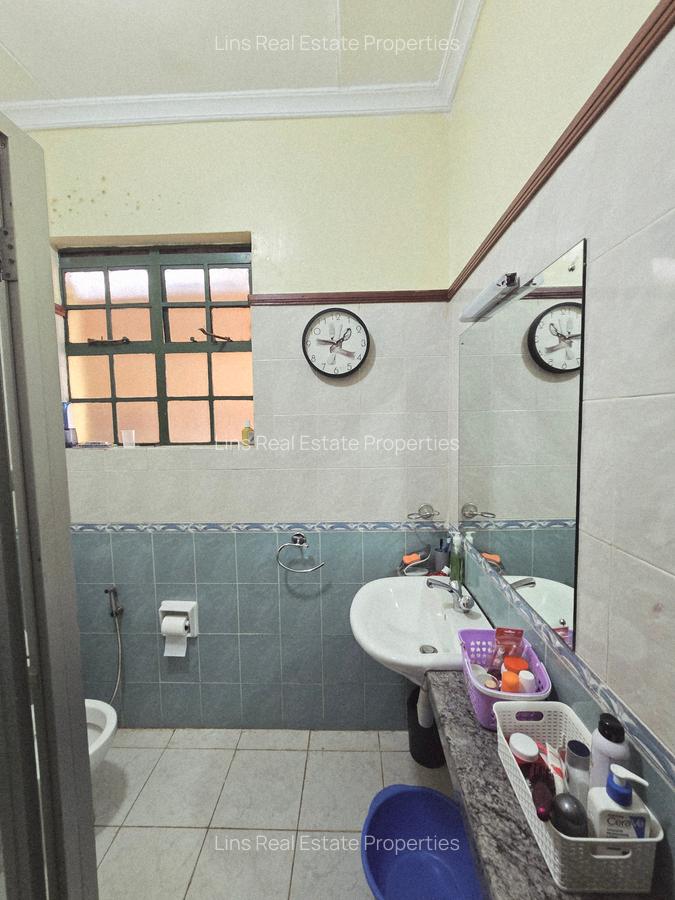 4 Bed Townhouse with En Suite in Brookside - 17