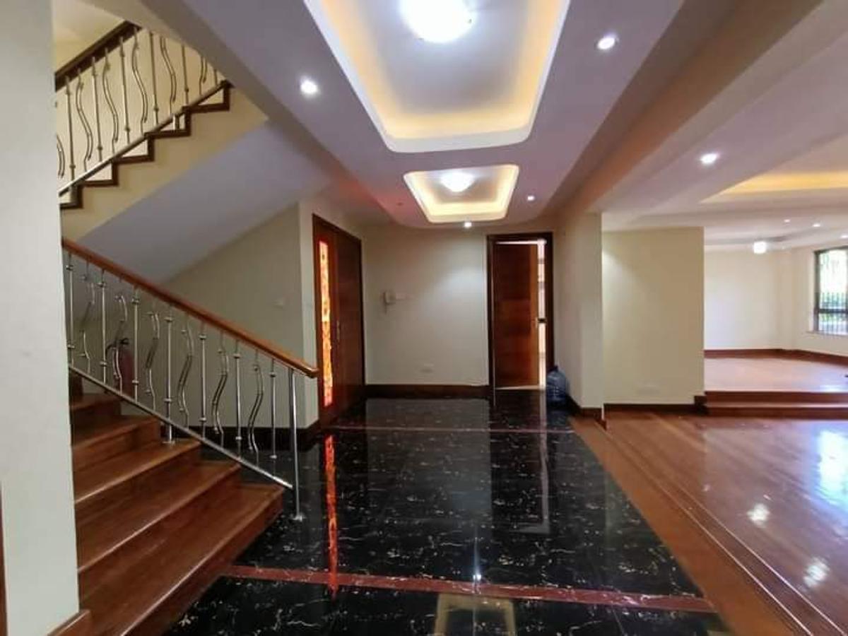 5 Bed Townhouse with En Suite in Lavington - 11