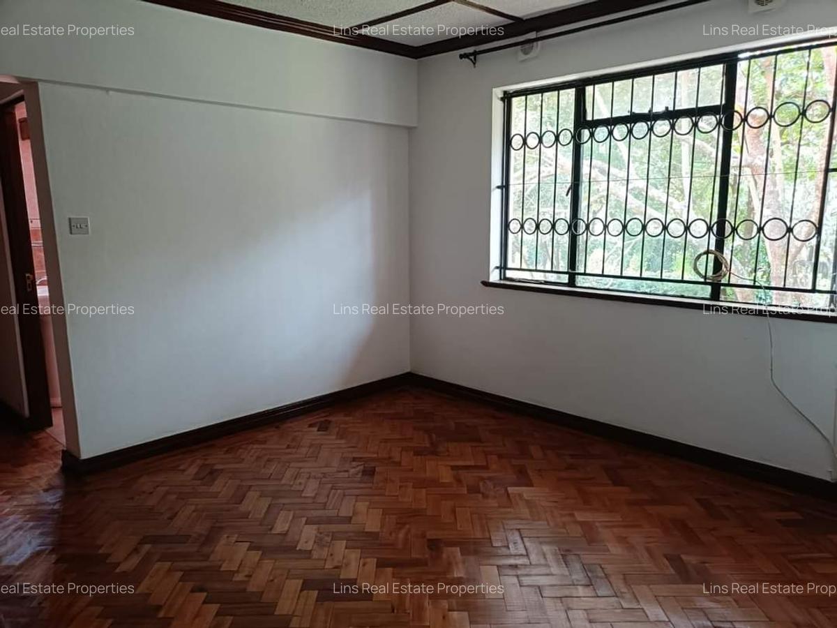 4 Bed House with En Suite in Runda - 13