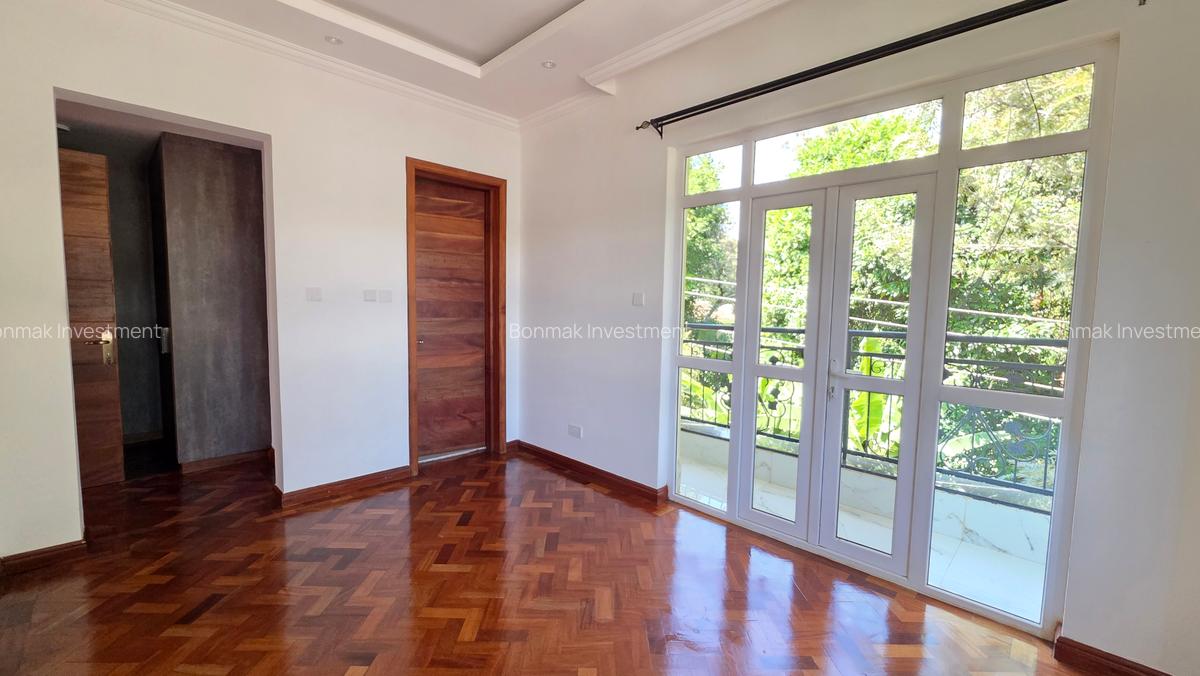 5 Bed Townhouse with En Suite at Chalbi Drive - 10