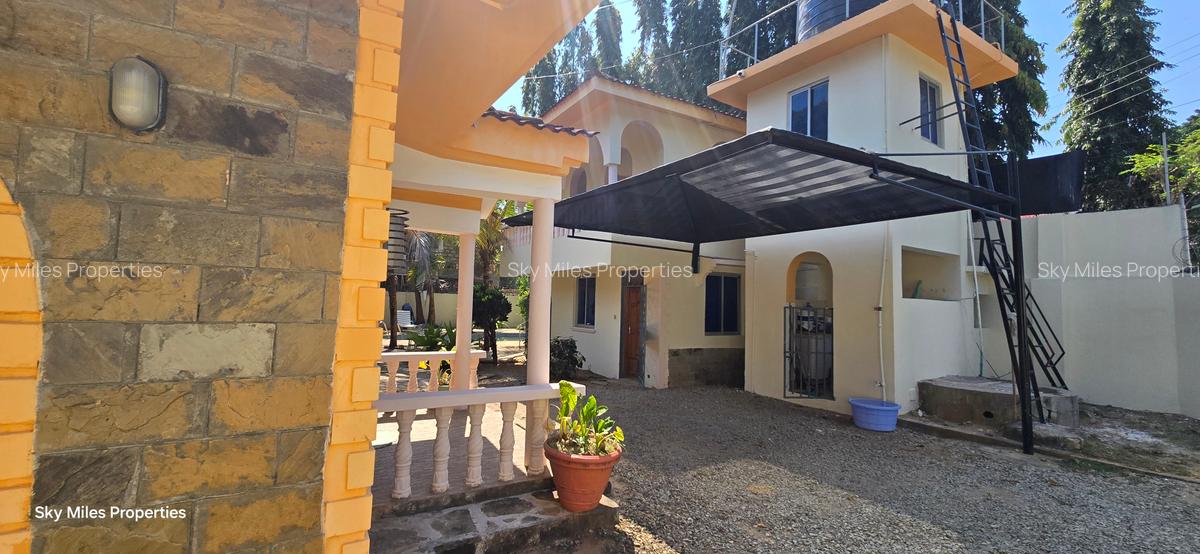 3 Bed House with En Suite at Mtwapa - 4