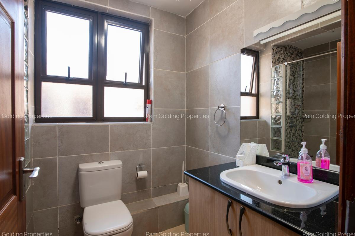 4 Bed Apartment with En Suite in Rhapta Road - 15