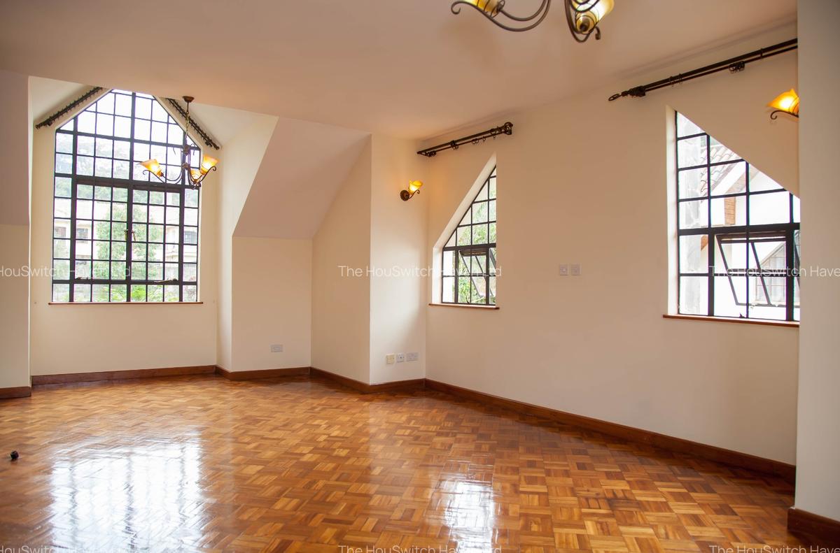 4 Bed Townhouse with En Suite at Chalbi Road - 4