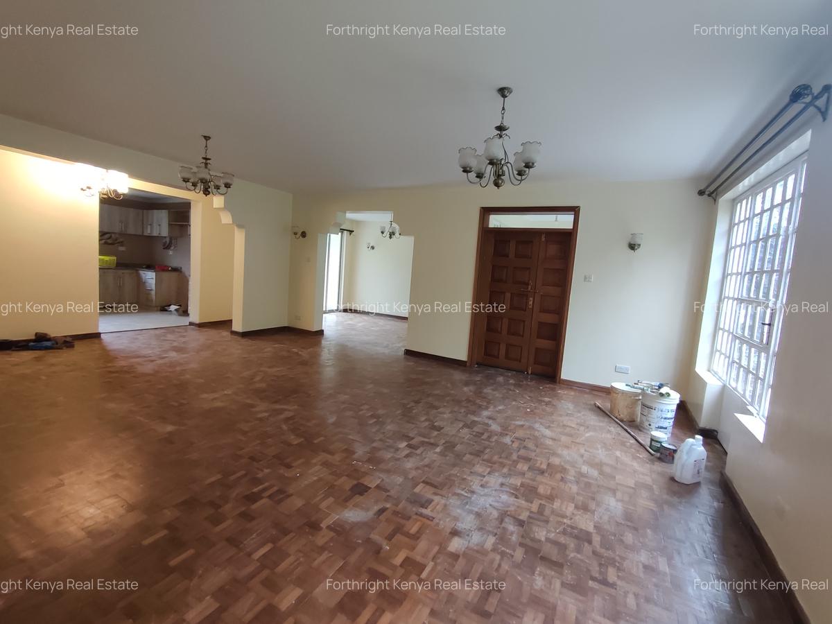 5 Bed House with En Suite at Hardy - 16