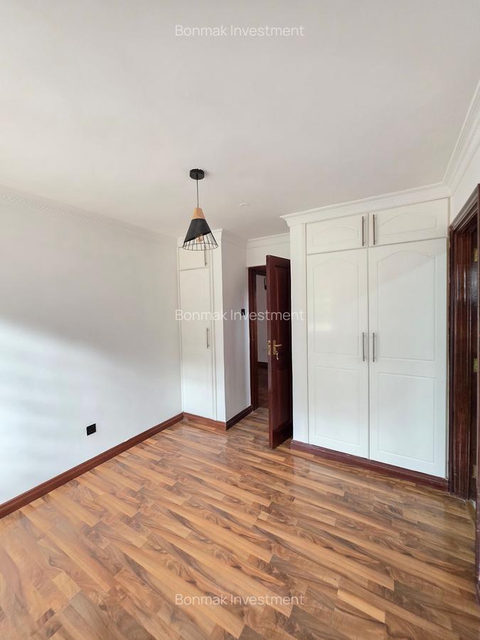 4 Bed House with En Suite at Lavington - 10