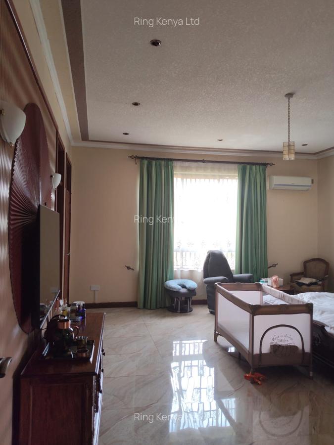 5 Bed House with En Suite in Westlands Area - 11