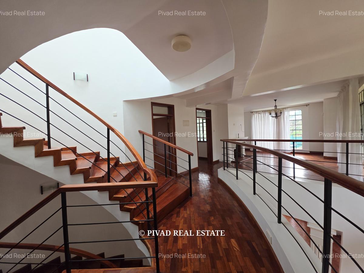 4 Bed House with Swimming Pool in Garden Estate - 5