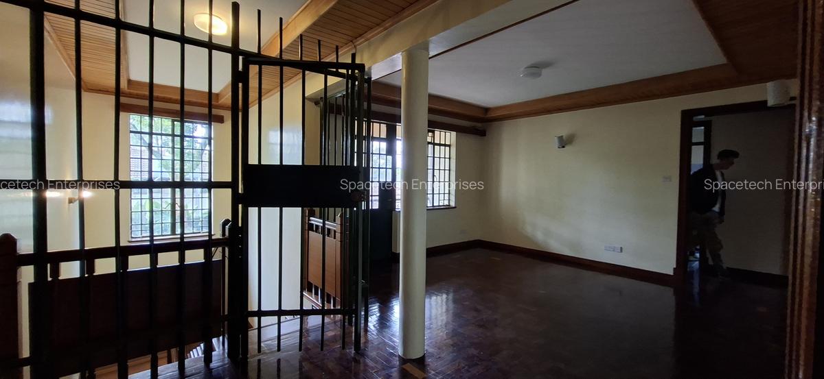 5 Bed House with En Suite in Nyari - 9