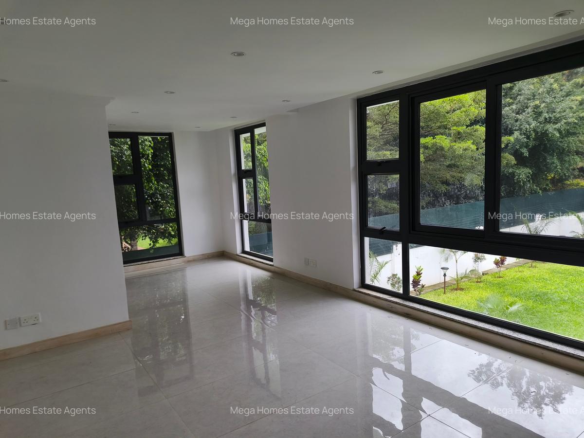 7 Bed House with En Suite in Runda - 19