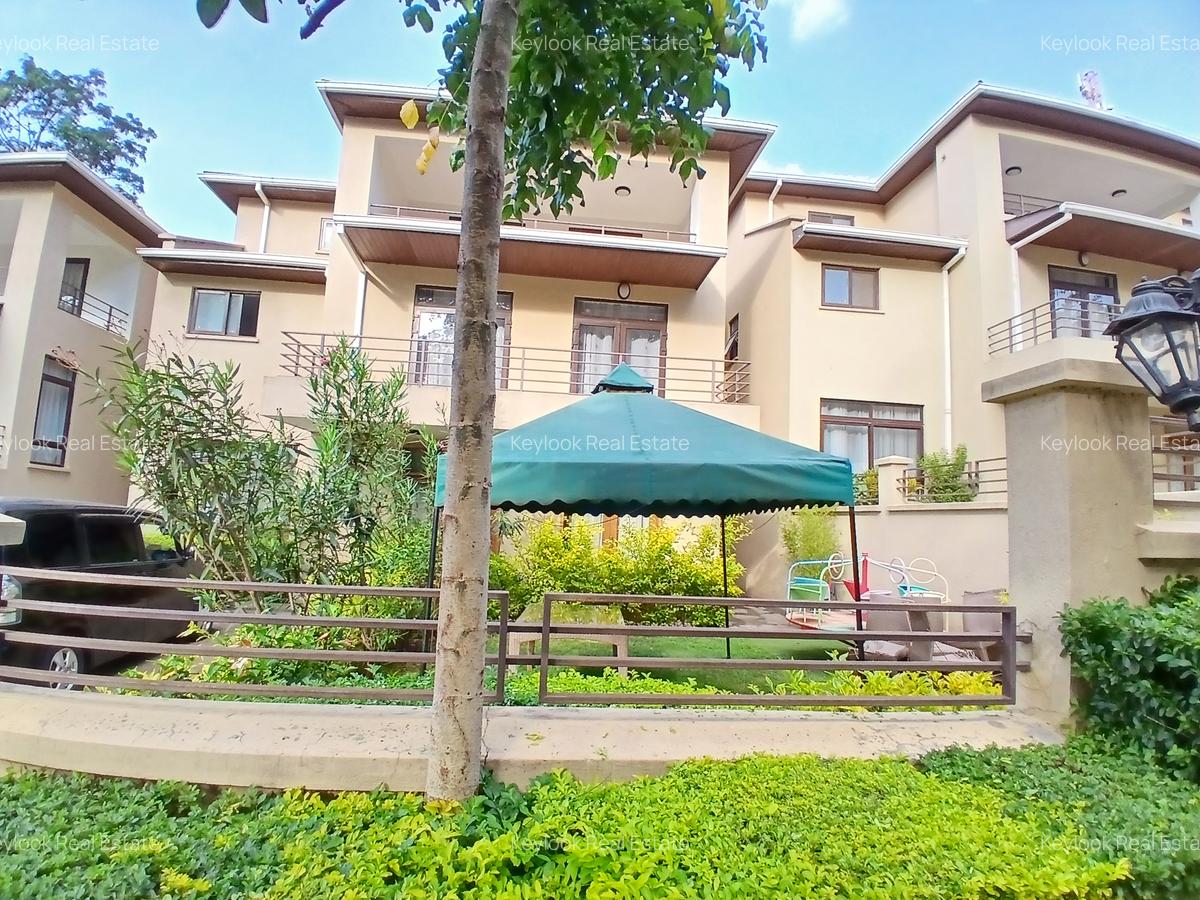 5 Bed Townhouse with En Suite at Lavington Green - 4