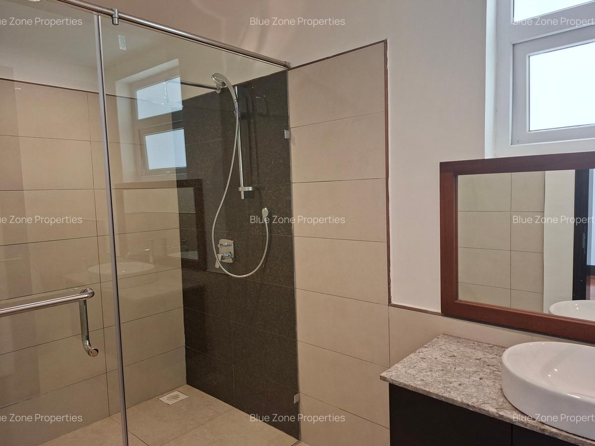 5 Bed House with En Suite at Off Benin Dr - 13