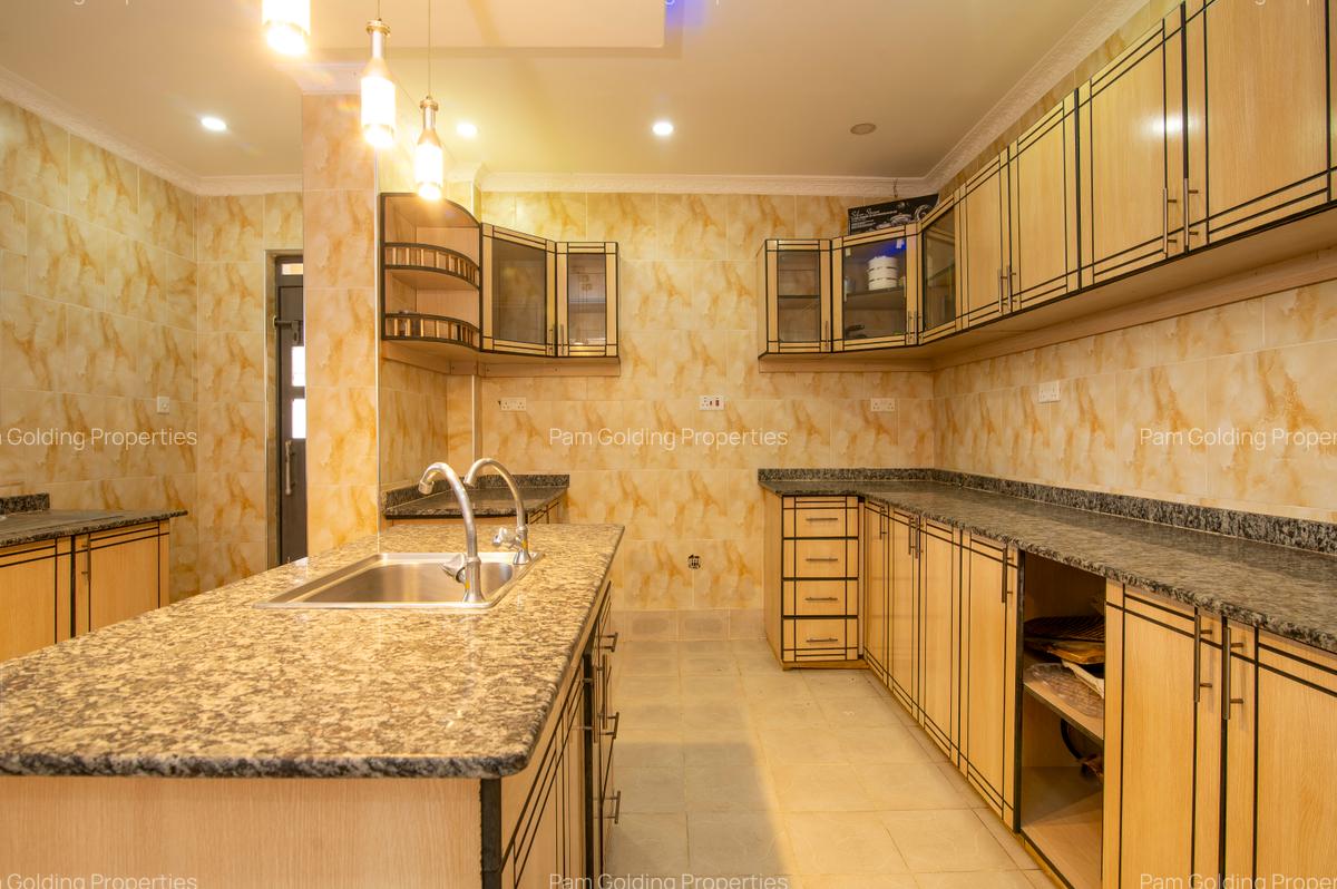 5 Bed House at Police Sacco - 7