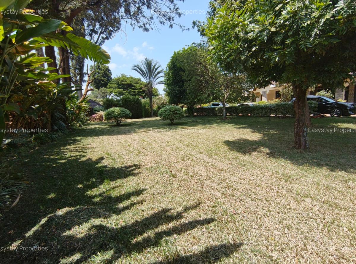 4 Bed House with En Suite in Runda - 11