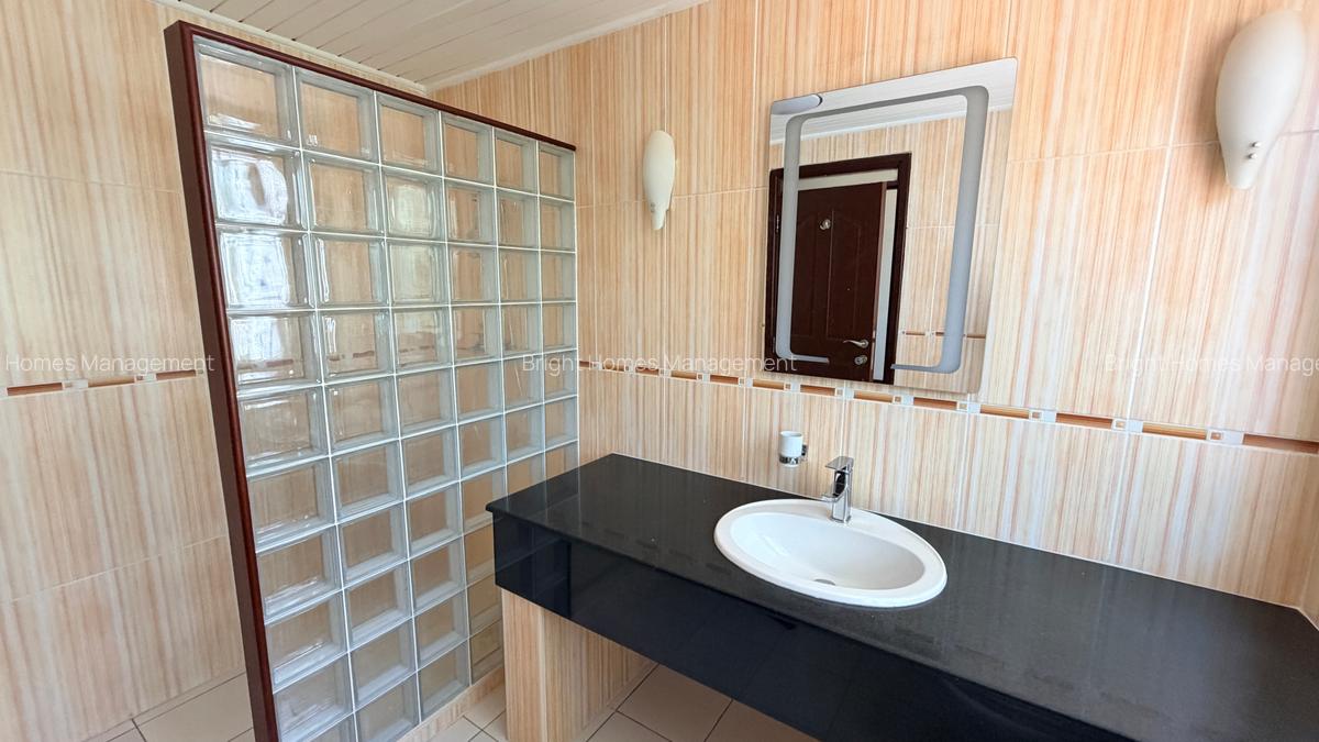 4 Bed Townhouse with En Suite in Muthaiga - 11