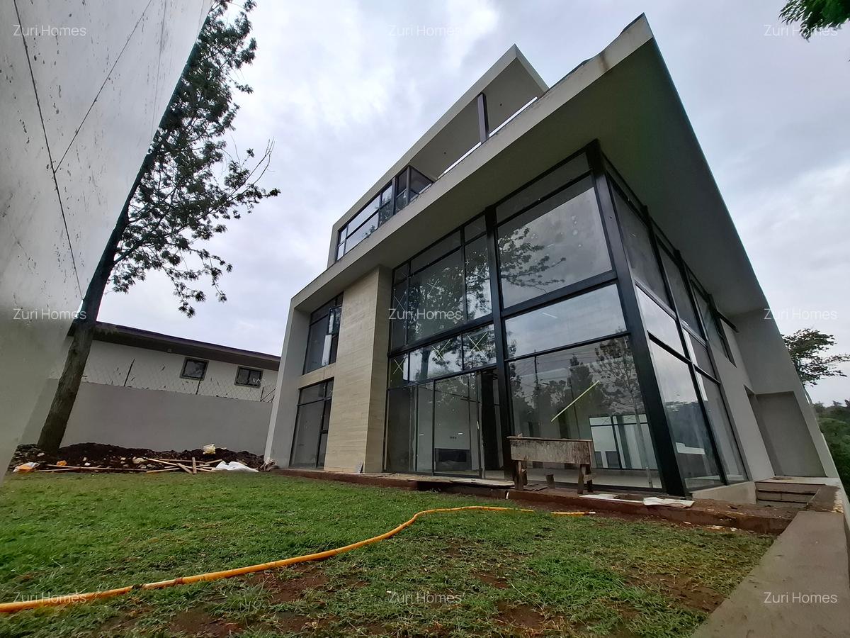 6 Bed Townhouse with En Suite in Lavington - 12