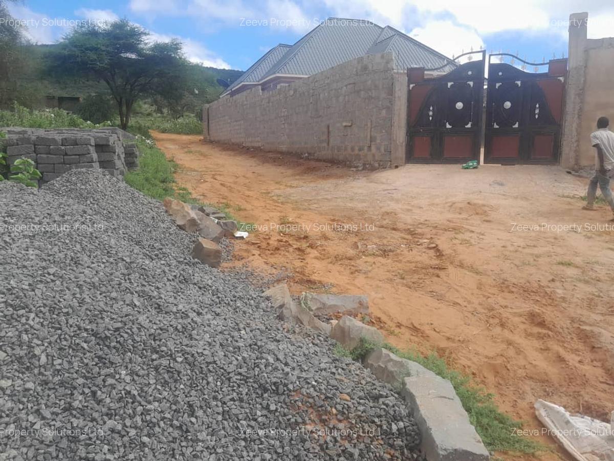 Land in Namanga - 12