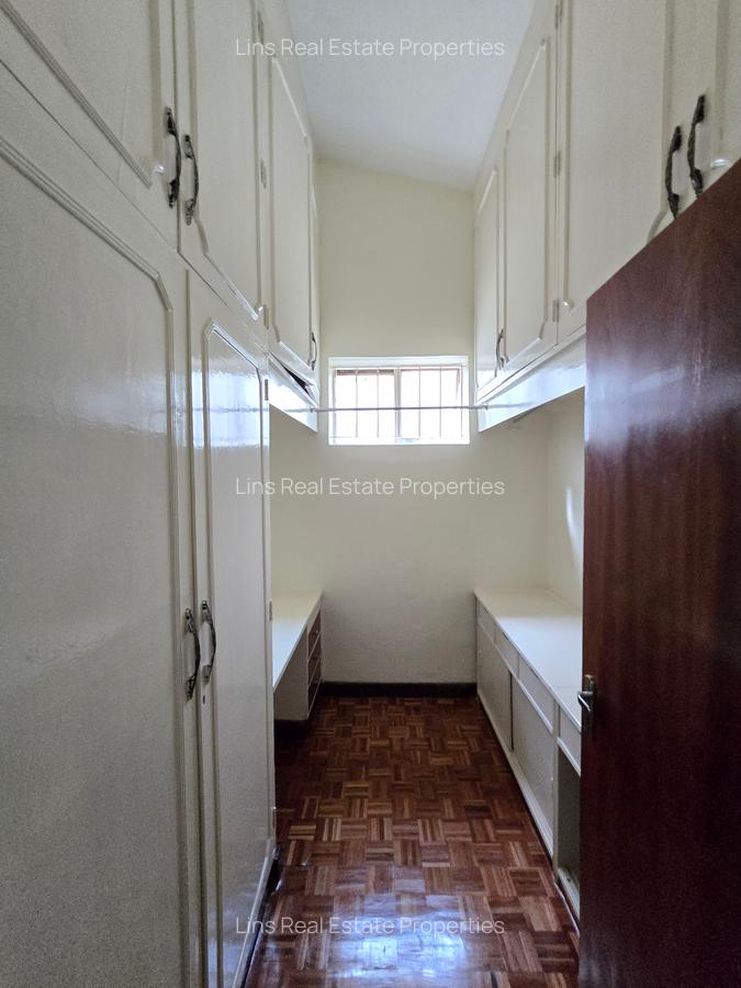 4 Bed Townhouse with En Suite in Spring Valley - 8