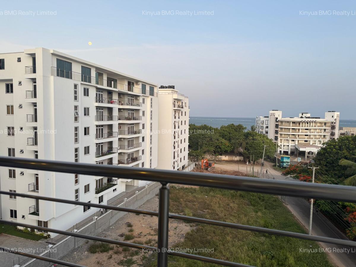 2 Bed Apartment with En Suite at Baobab Road - 5