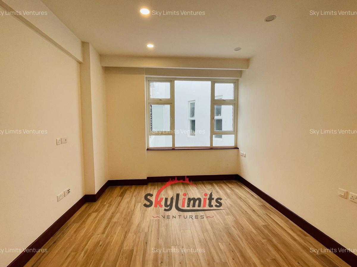 3 Bed Apartment with En Suite in Parklands - 10