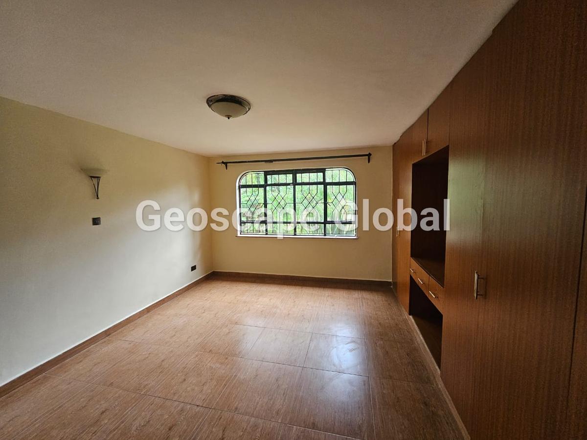 4 Bed House with En Suite in Runda - 18