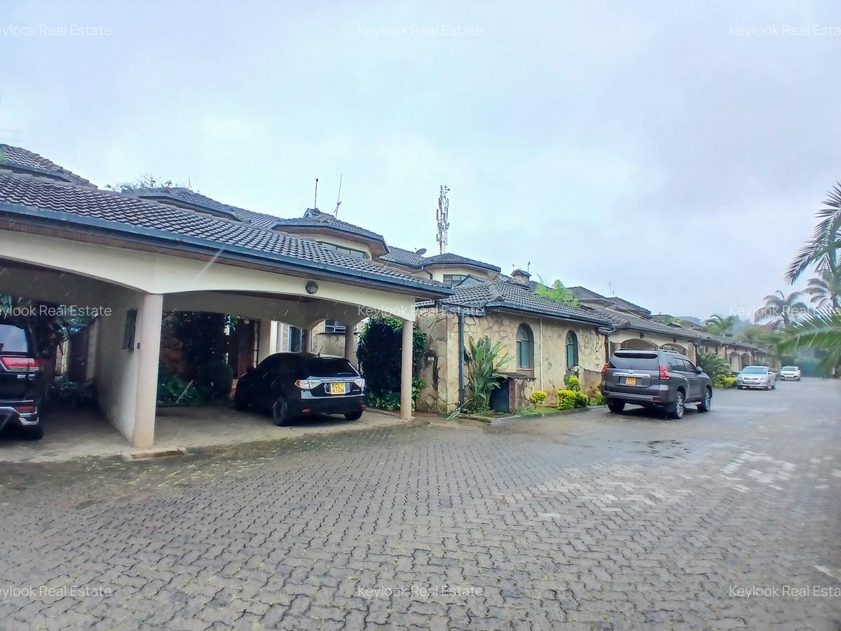 4 Bed Townhouse with En Suite at Lavington Green - 2