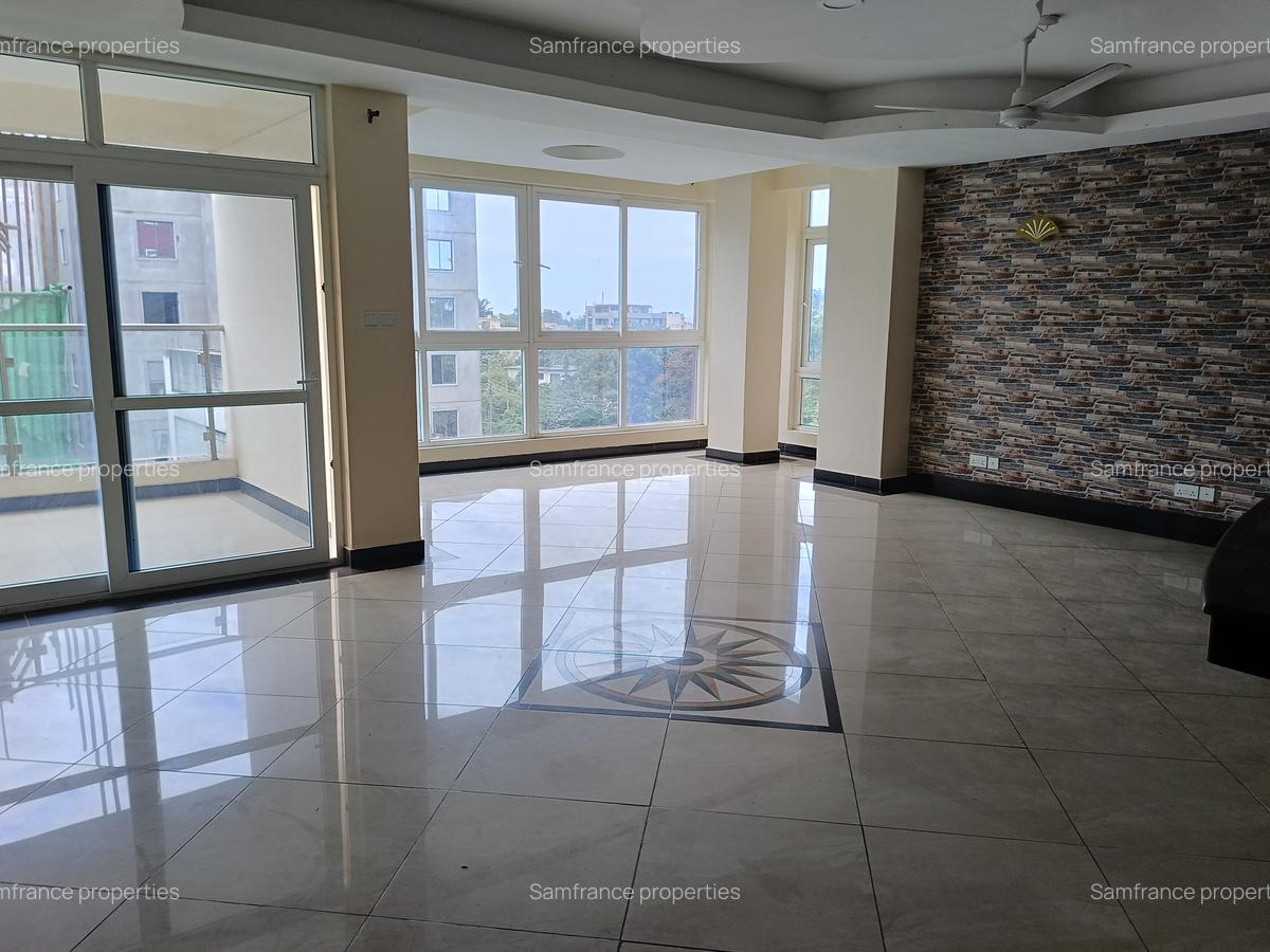 Serviced 4 Bed Apartment with En Suite at 1 St Avanue - 1