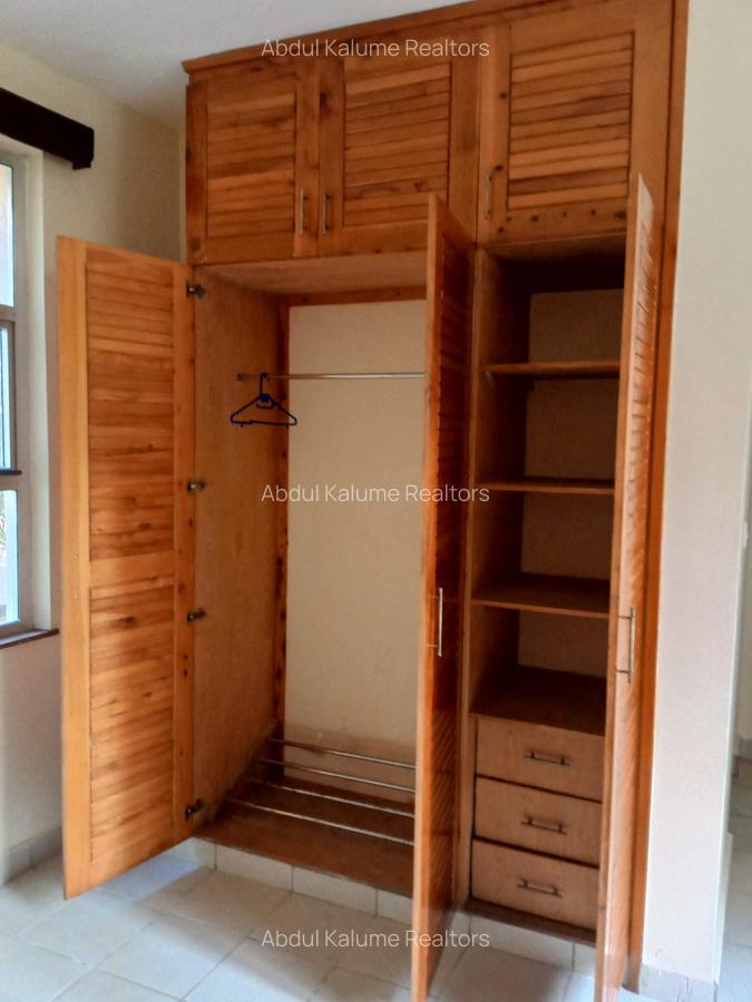Serviced 2 Bed Apartment with En Suite at Mtwapa - 13