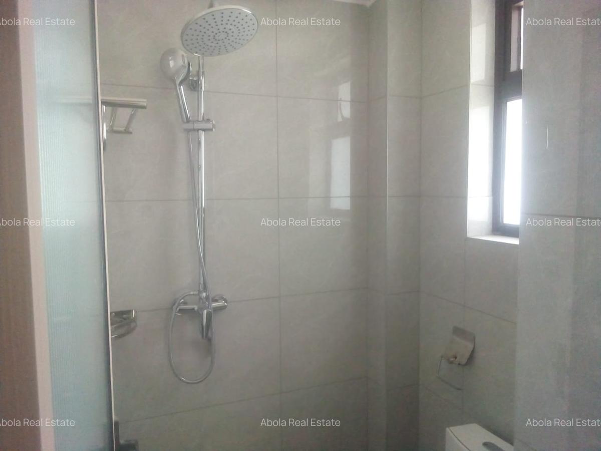 2 Bed Apartment with En Suite at Riverside Drive - 9