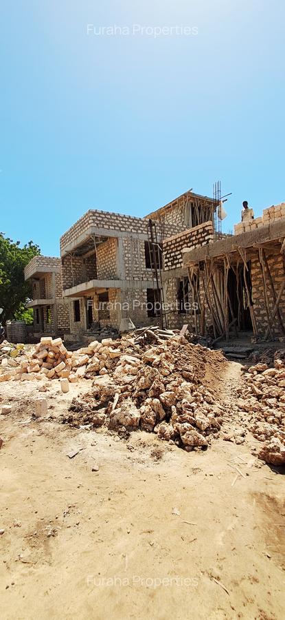 4 Bed Townhouse with En Suite in Nyali Area - 13