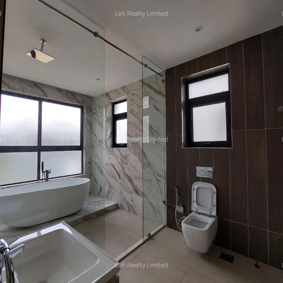 4 Bed Townhouse with En Suite in Lavington - 8