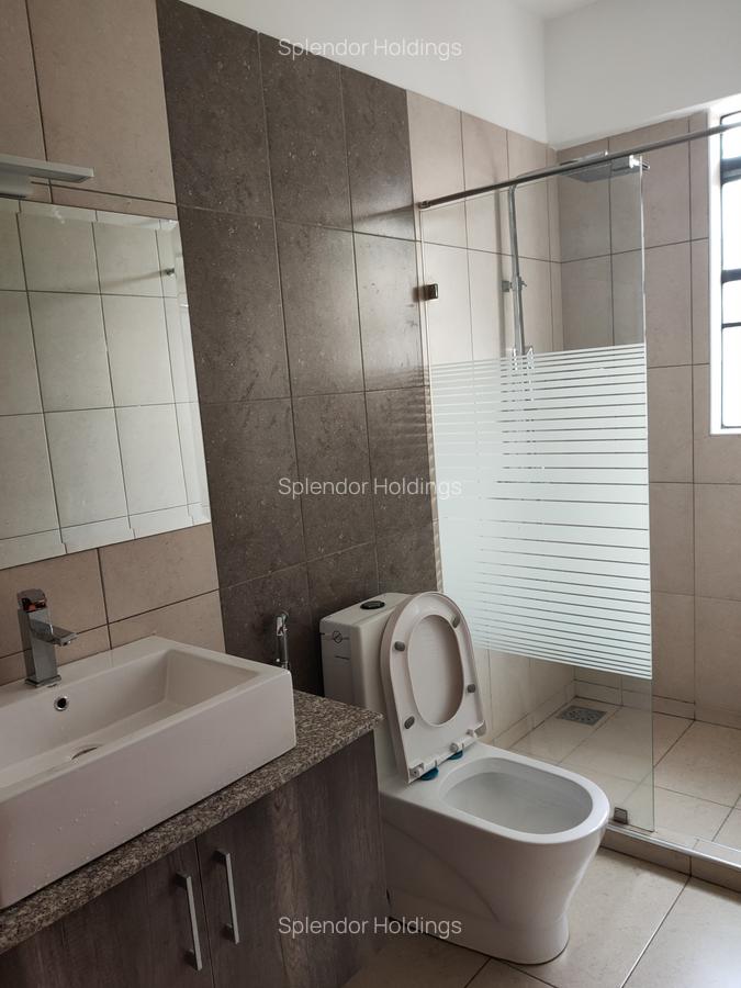 3 Bed Apartment with En Suite in Kilimani - 12
