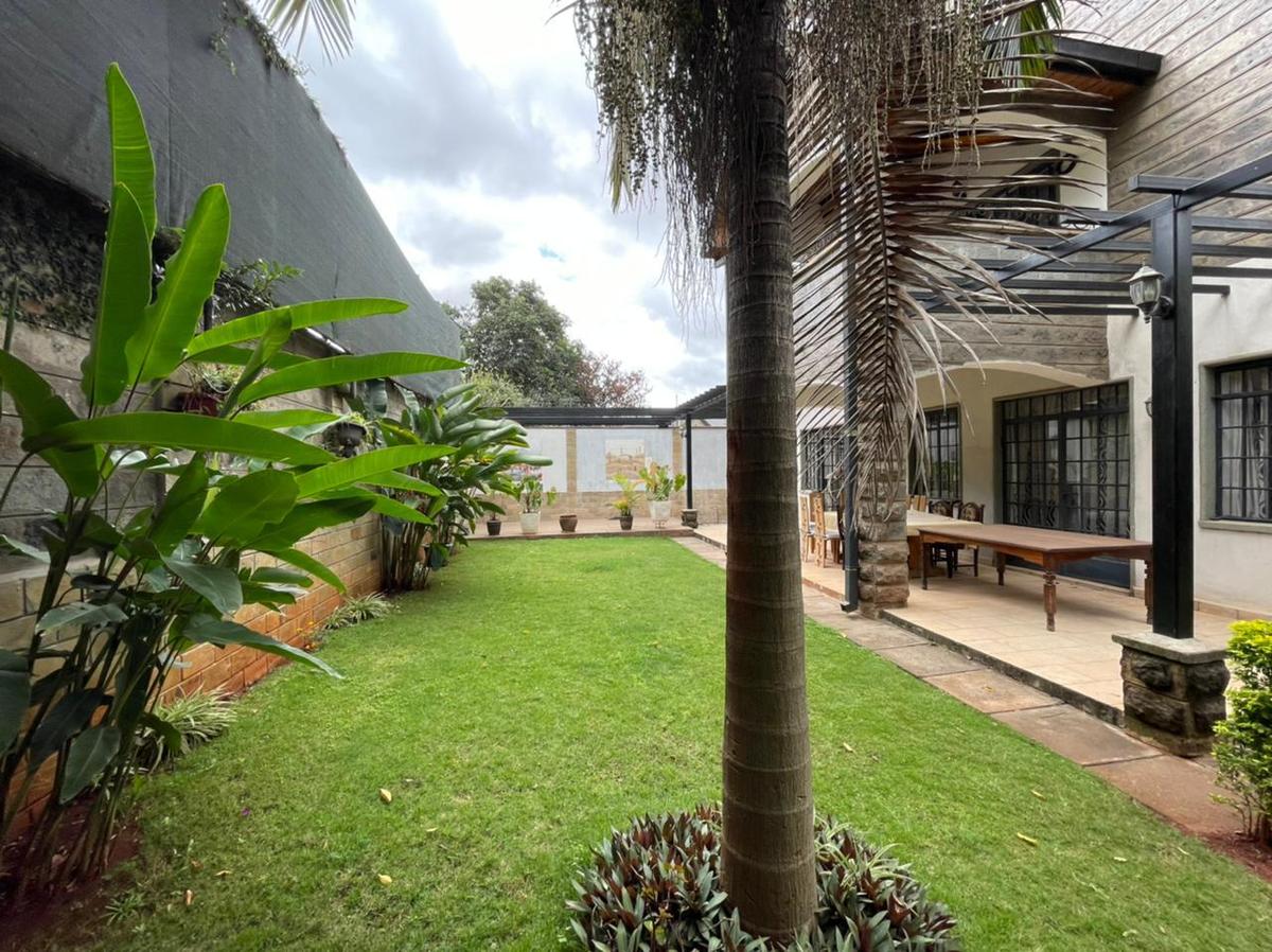 5 Bed Townhouse with En Suite in Lavington - 1