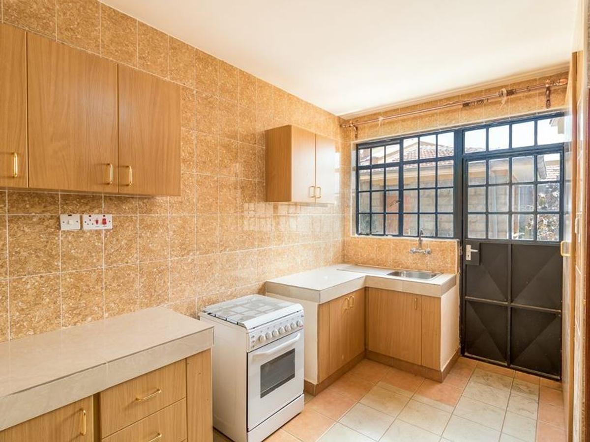 4 Bed Townhouse with En Suite at Kenpipe Gardens - 5