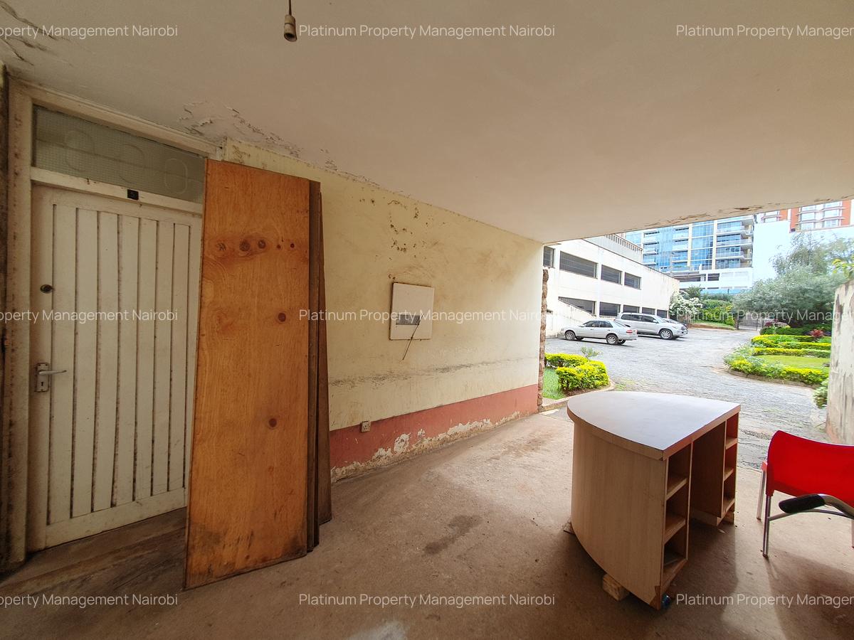 3 Bed House with Garden at Maua Close - 18