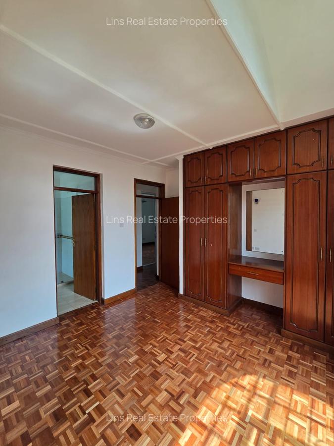 5 Bed Townhouse with En Suite in Lavington - 13