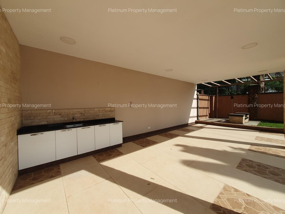 4 Bed Apartment with En Suite at Brookside Gardens - 20