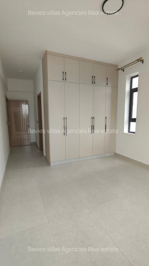 3 Bed Apartment with En Suite at Brookside - 5