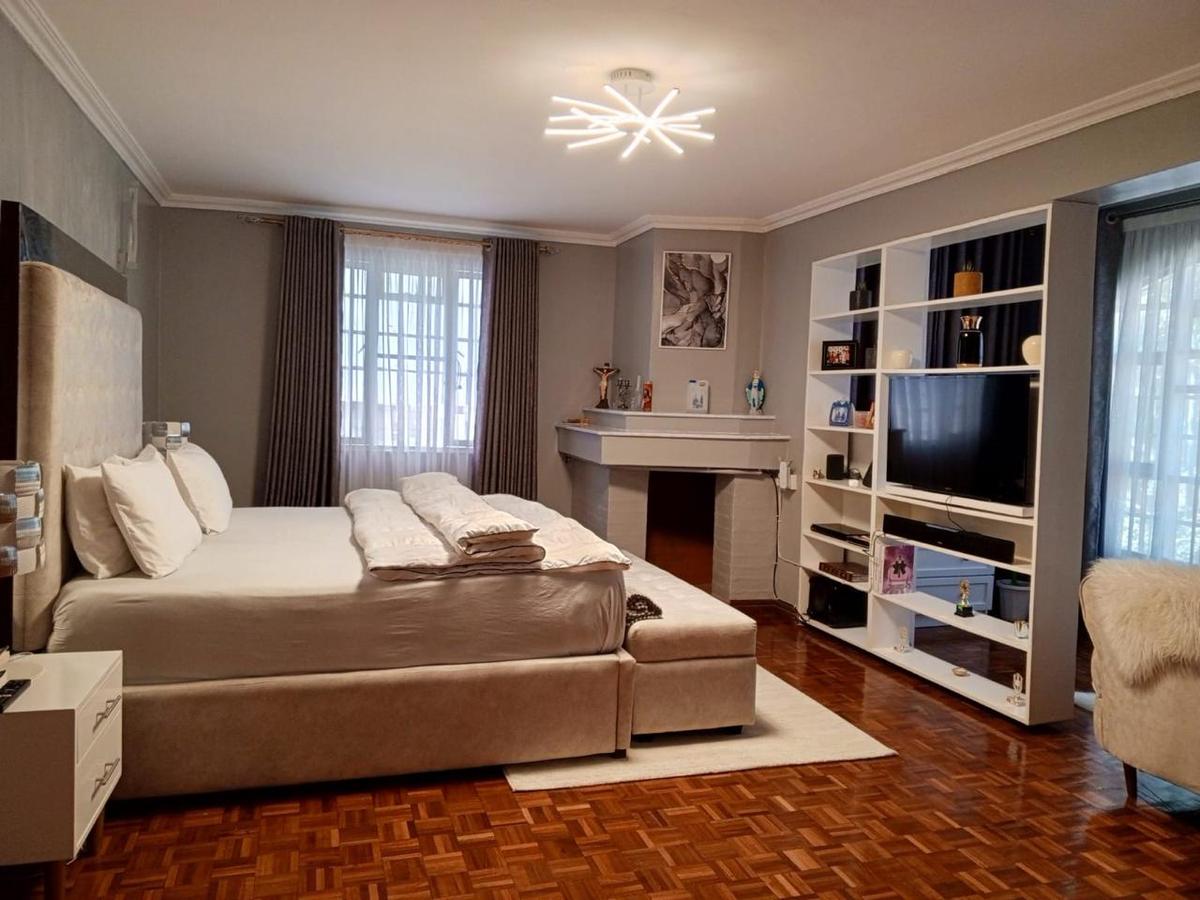 5 Bed Villa with En Suite in Lavington - 13