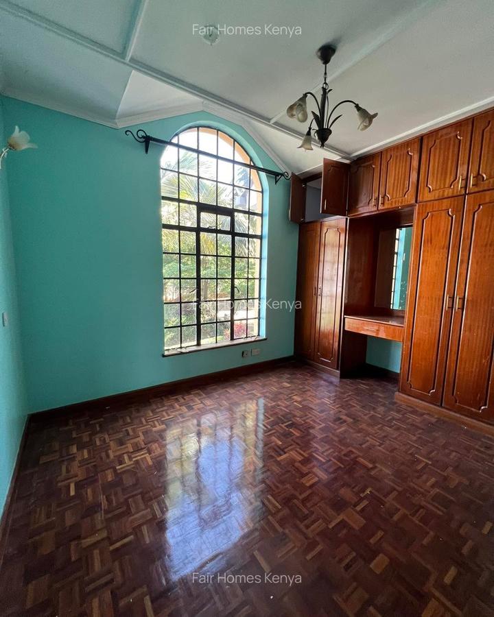 4 Bed Townhouse with En Suite at Lavington Green - 9