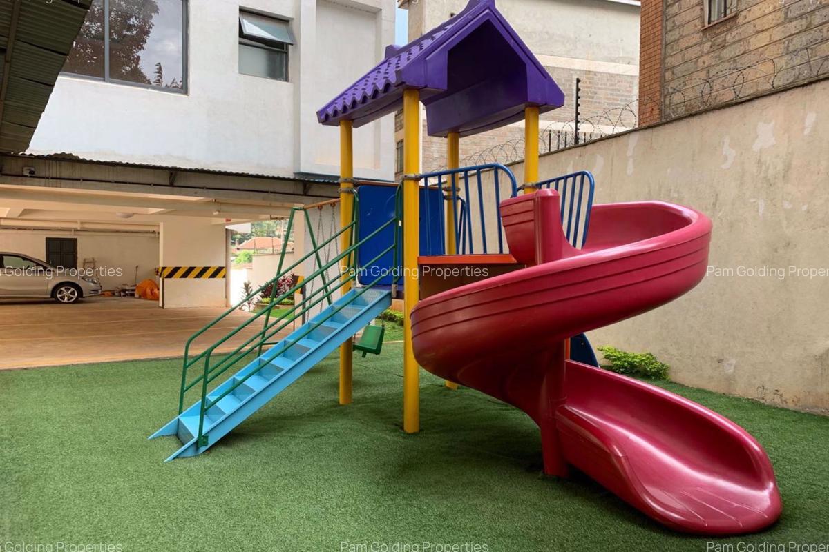 4 Bed Apartment with En Suite in Westlands Area - 15