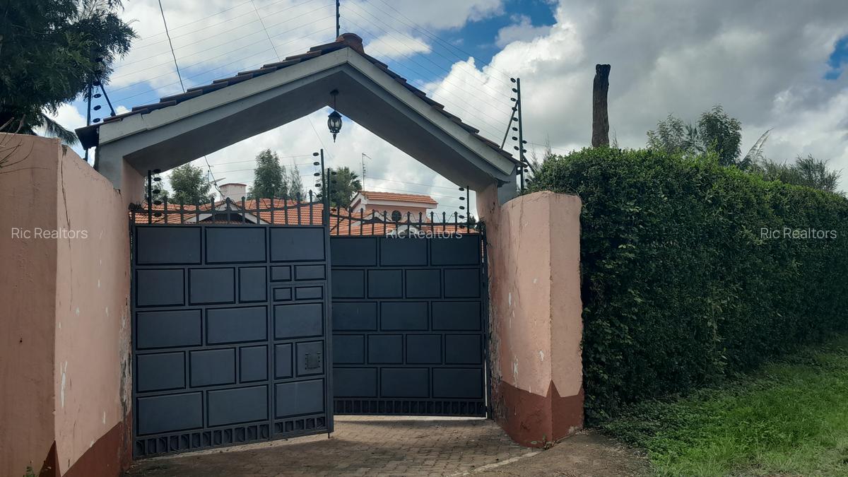 4 Bed House with En Suite at Olepolos - 13
