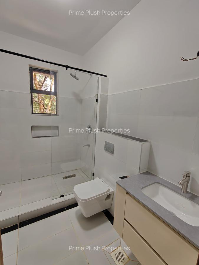 9 Bed House with En Suite in Karen - 11