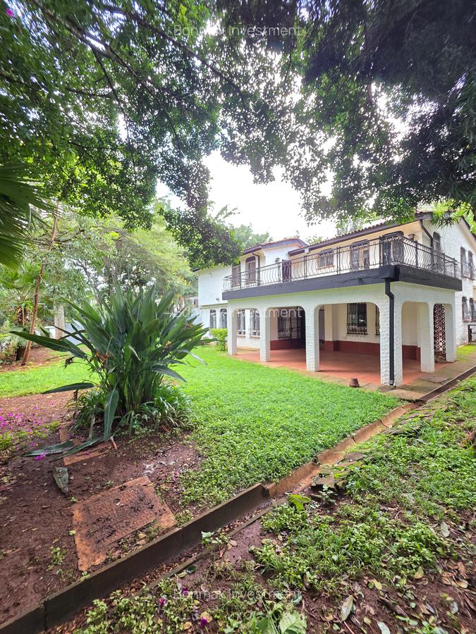 4 Bed House with En Suite at Hillview Estate. - 1