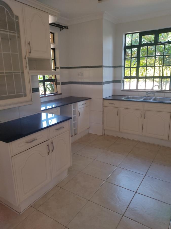 5 Bed Townhouse with En Suite at Runda - 9