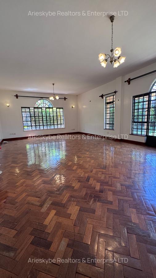 5 Bed House with En Suite in Kitisuru - 3