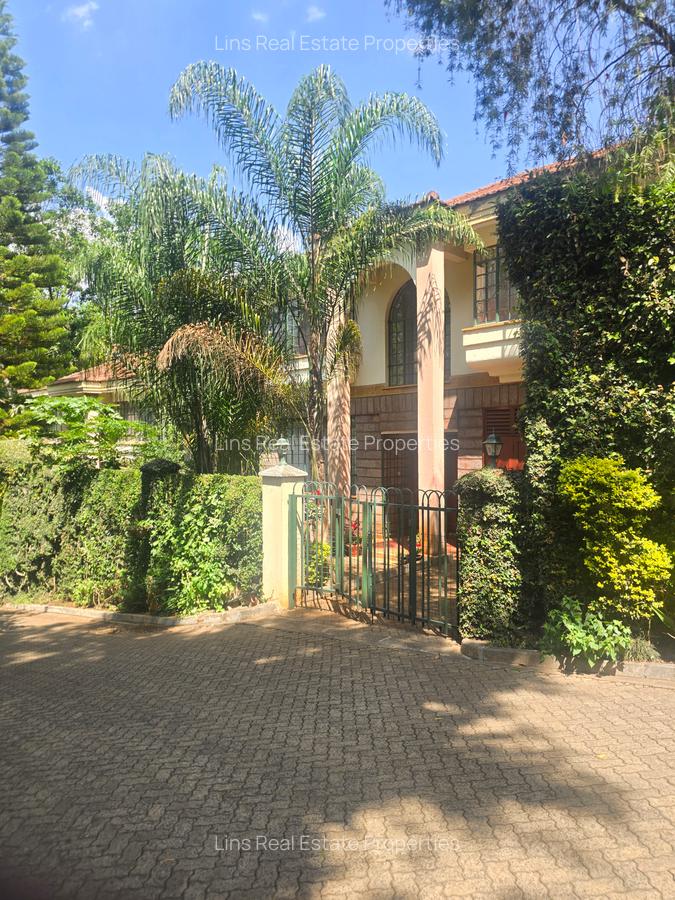 4 Bed Townhouse with En Suite in Brookside - 4