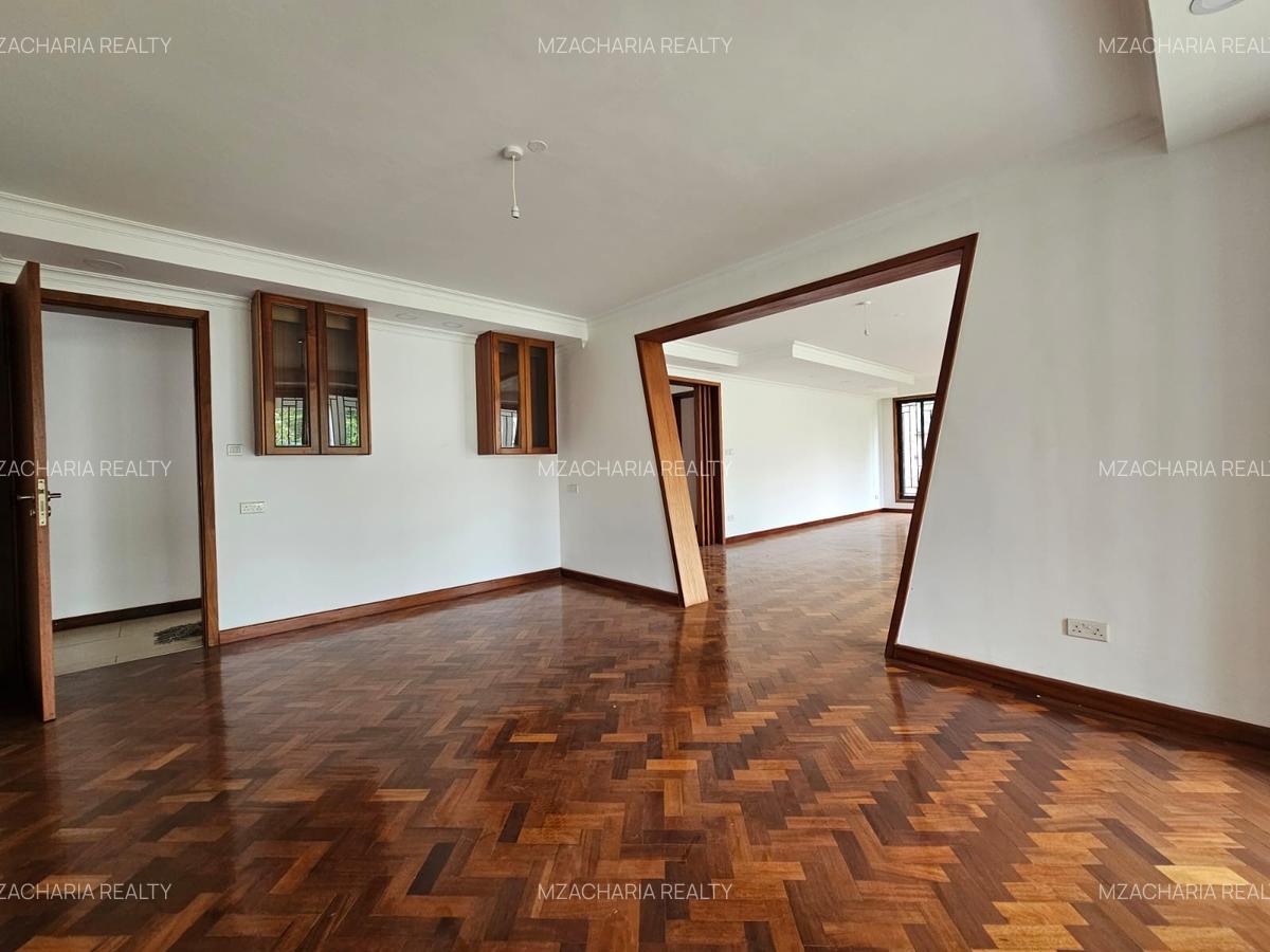 6 Bed Villa with En Suite in Lavington - 7