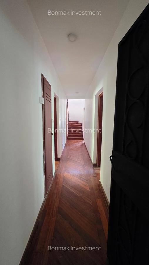 5 Bed Townhouse with En Suite at Rossylin Lone Tree - 13