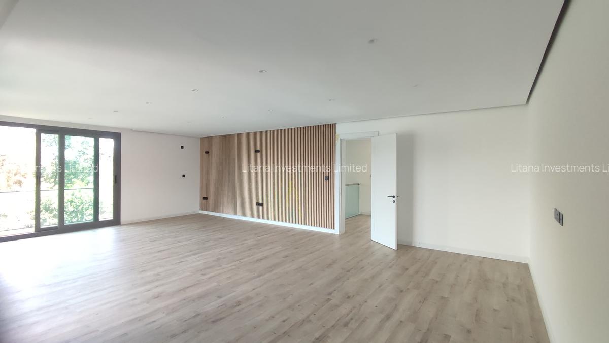 5 Bed Townhouse with En Suite in Lavington - 11